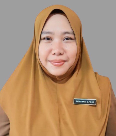 Foto RATNAWATI
